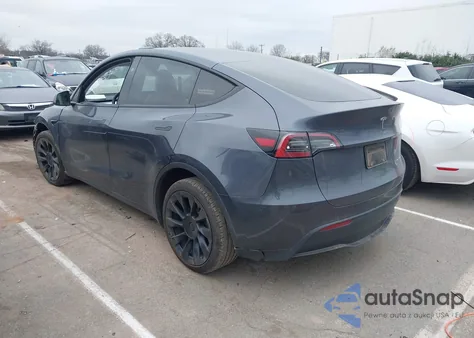2023 Tesla Model Y Awd/Long Range Dual Motor All-Wheel Drive z USA, uszkodzony, nr VIN 7SAYGAEE5PF903249